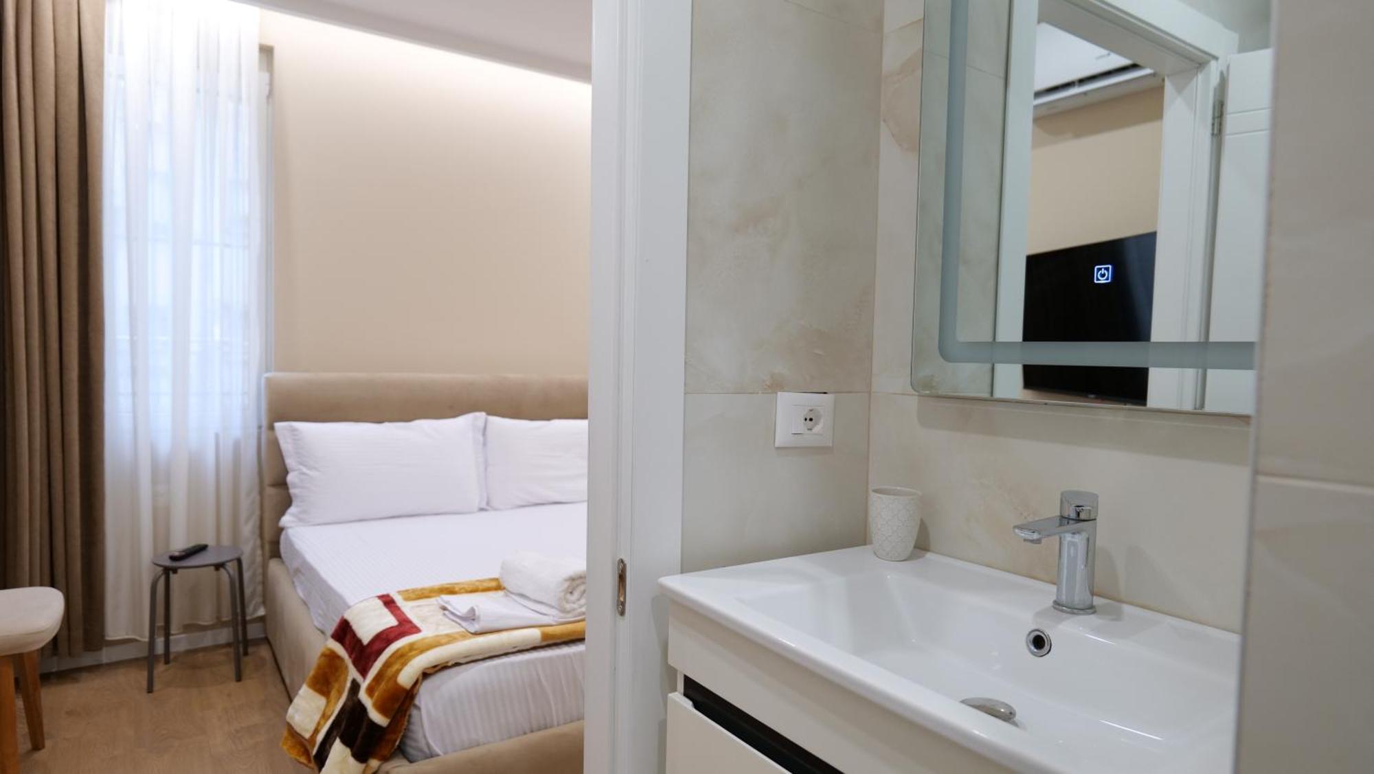 Kristi Apartments 03 Тирана Экстерьер фото